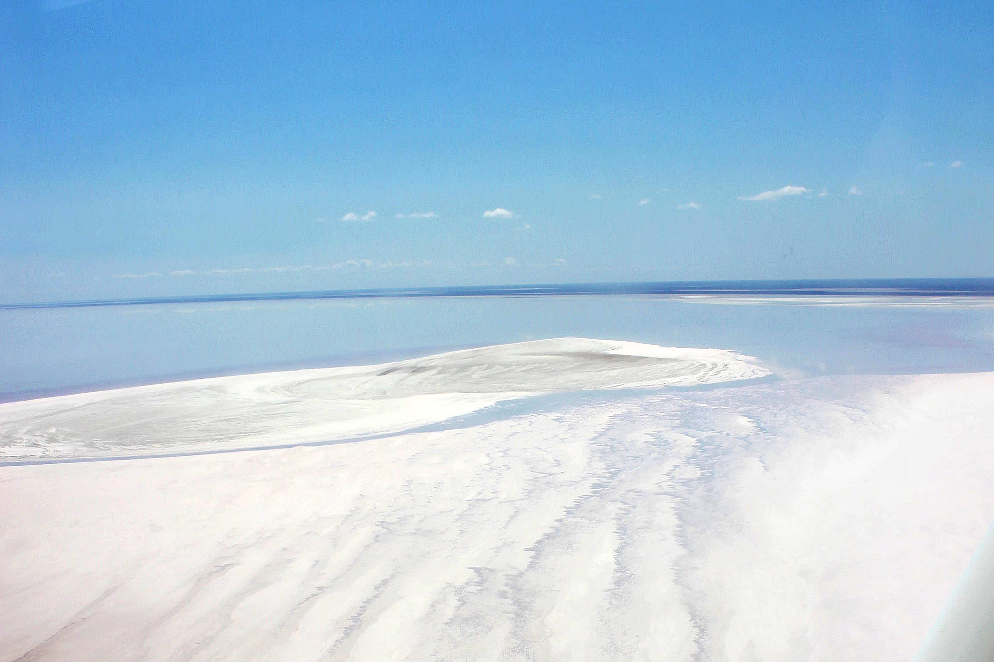 marreehotel-hero-03 Lake Eyre with water